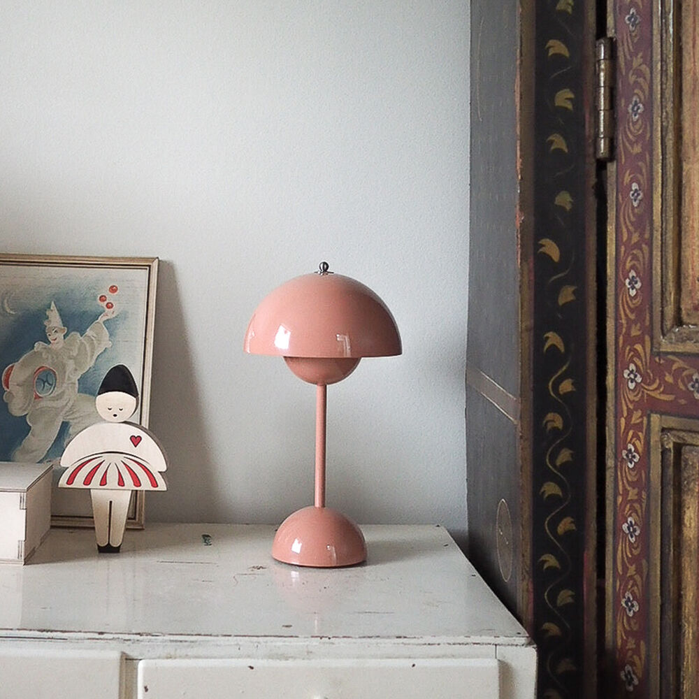 Retro Mushroom Table Lamp for Ambient Indoor Lighting