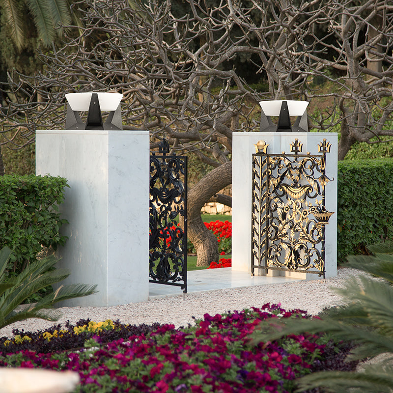 Black Solar Garden Pathway Lamp with Square Housing and White Top