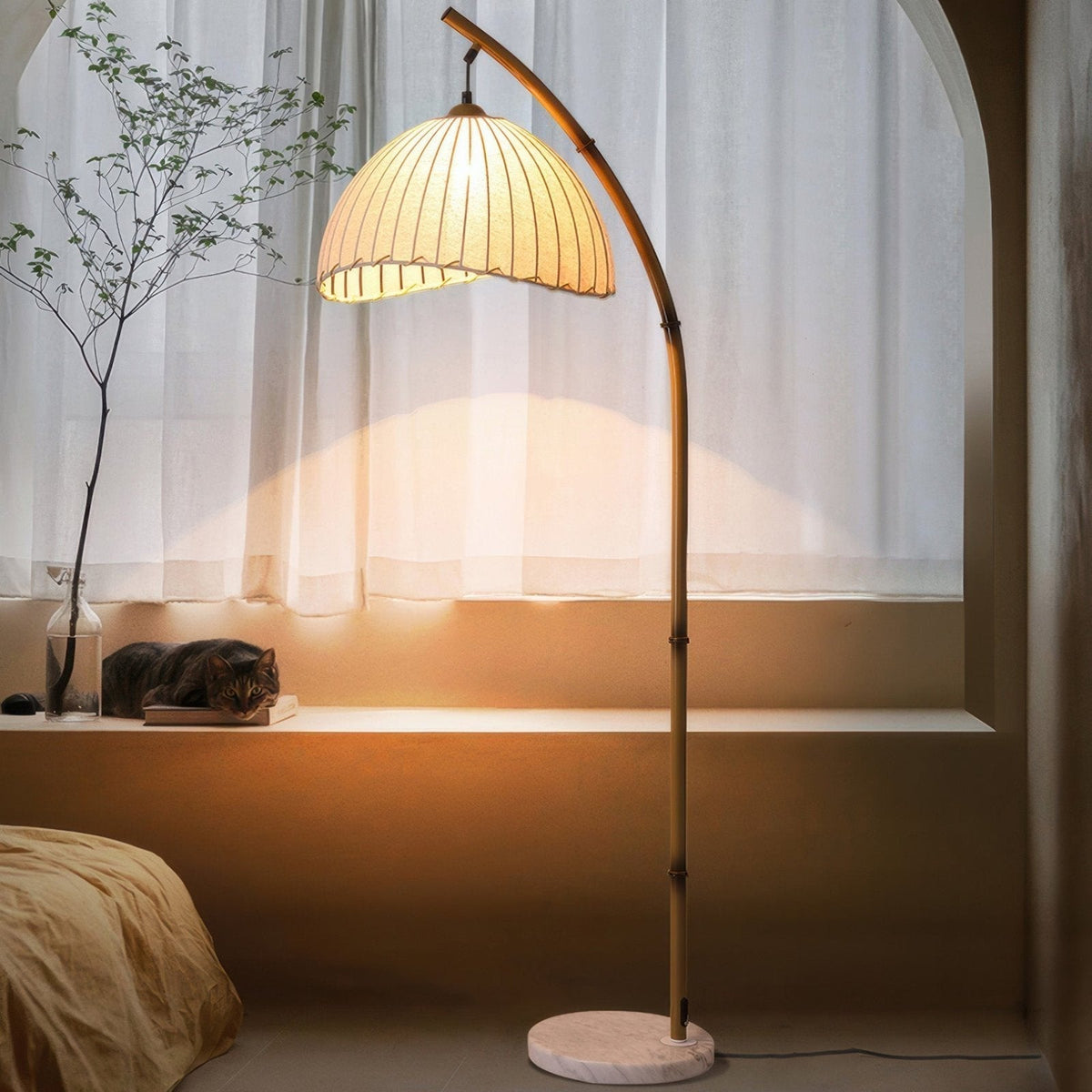 Aesthetic Curved Bamboo Floor Lamp With Pleated Linen Shade