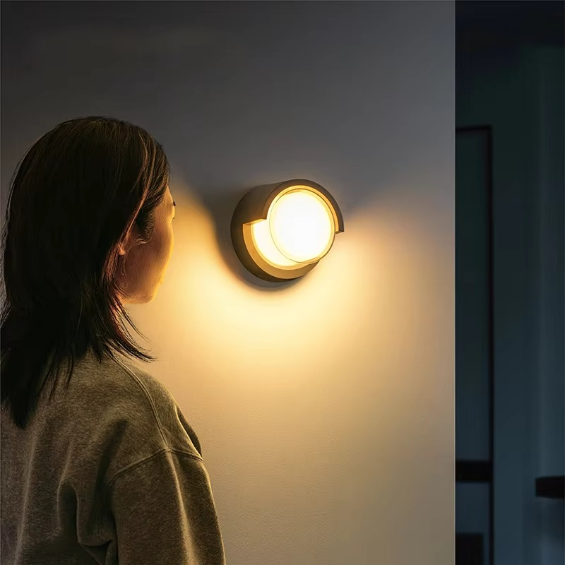 Solar Motion Sensor Outdoor Wall Lamp for Security Lighting