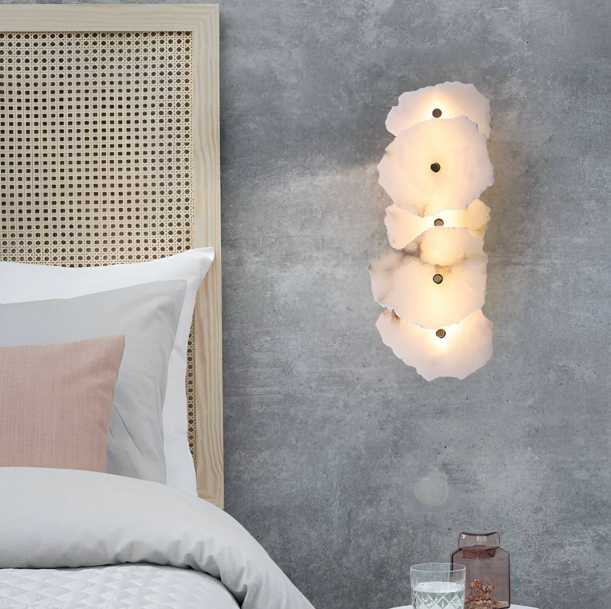 Decorative Organic Shape LED Wall Sconce for Accent Lighting
