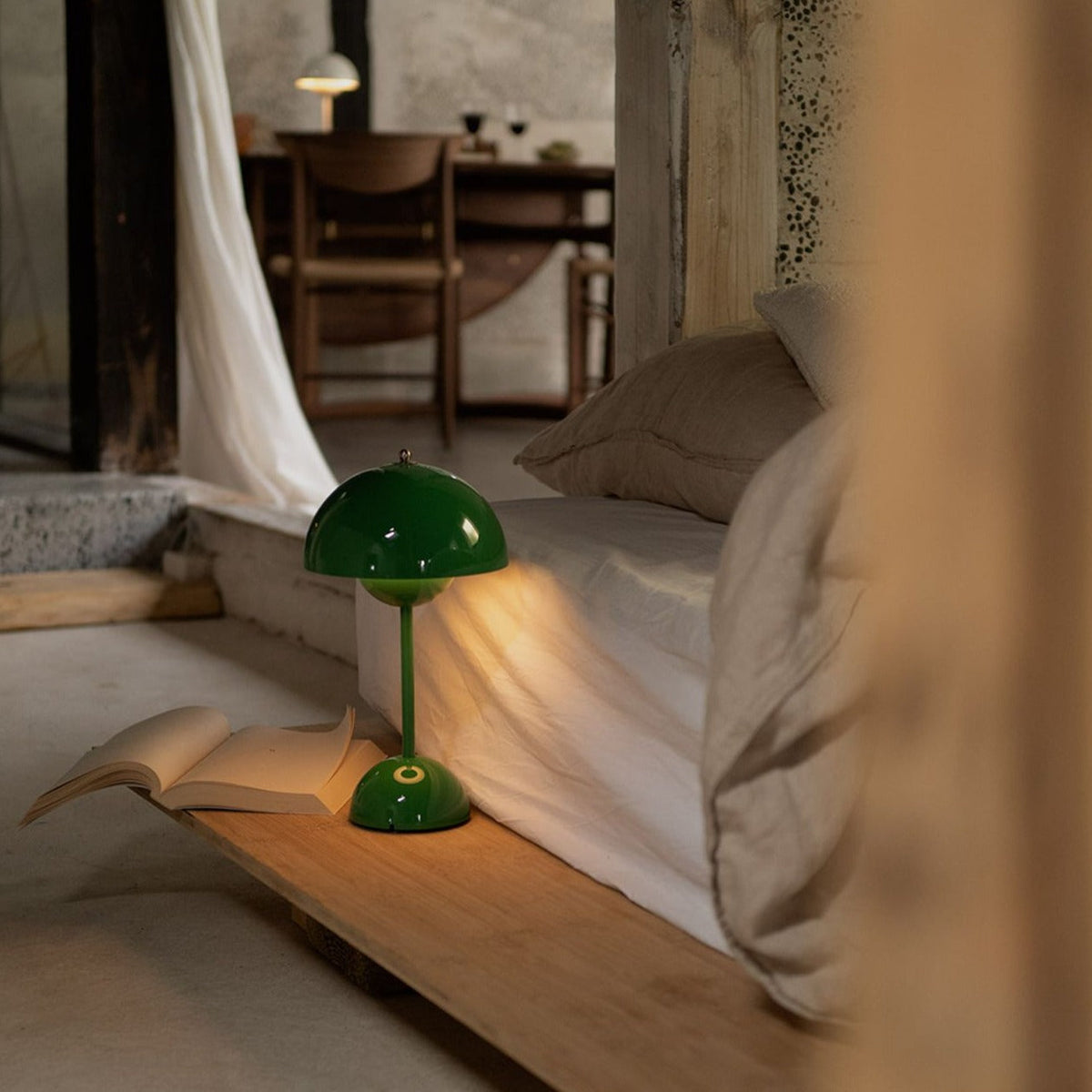 Retro Mushroom Table Lamp for Ambient Indoor Lighting