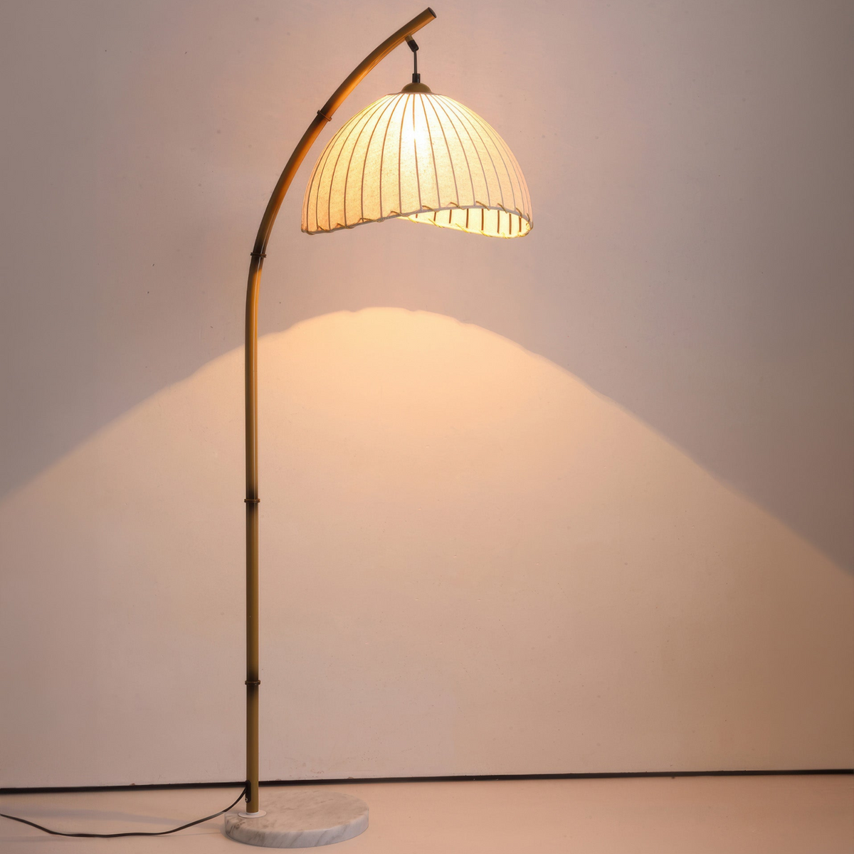 Aesthetic Curved Bamboo Floor Lamp With Pleated Linen Shade