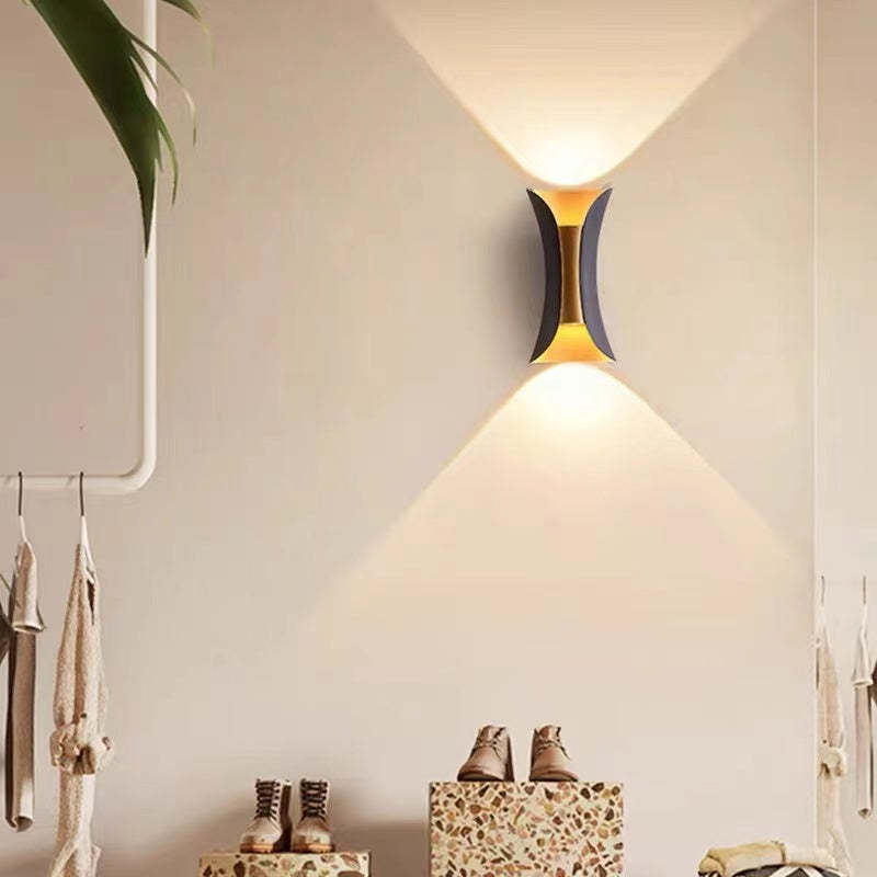Sculpted Outdoor LED Wall Light For Up And Down Illumination