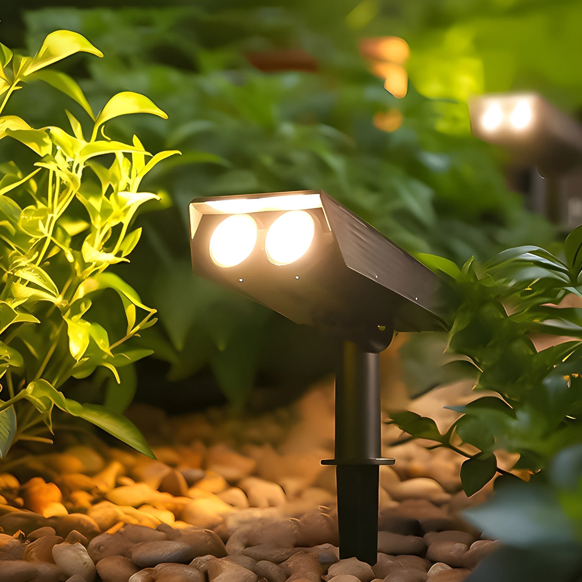 Solar Outdoor Garden Spotlight With Adjustable Head for Pathway Lighting